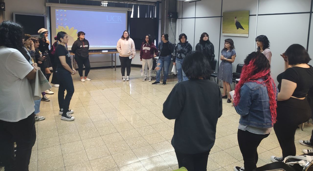 Jóvenes activistas recibieron formación en comunicación y DDHH gracias a proyecto de extensión docente de la UCR